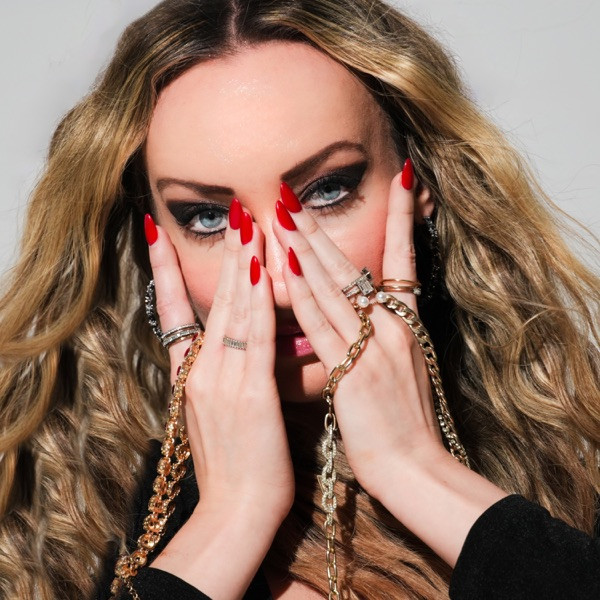 She's the Black Tide